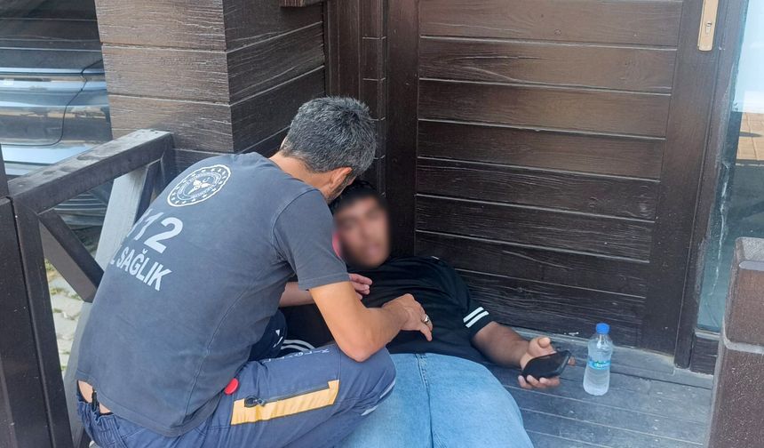 Manavgat’ta feci kaza: Palmiyeye çarpan araç hurdaya döndü, 4 yaralı