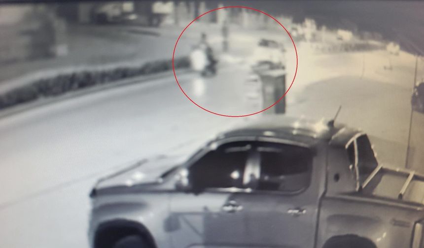 Sinyalsiz şerit değiştiren otomobil kazaya neden oldu