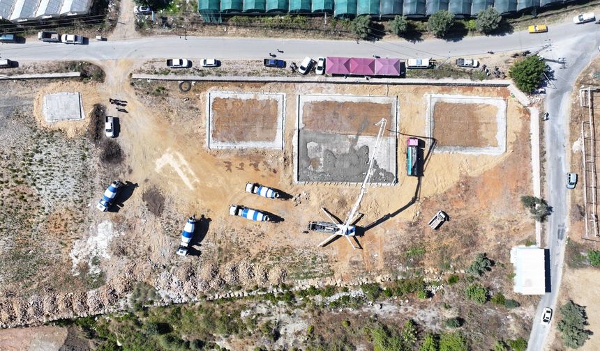 Alanya’da mahalle sakinlerini sevindiren proje! Temeli atıldı, içinde yok yok