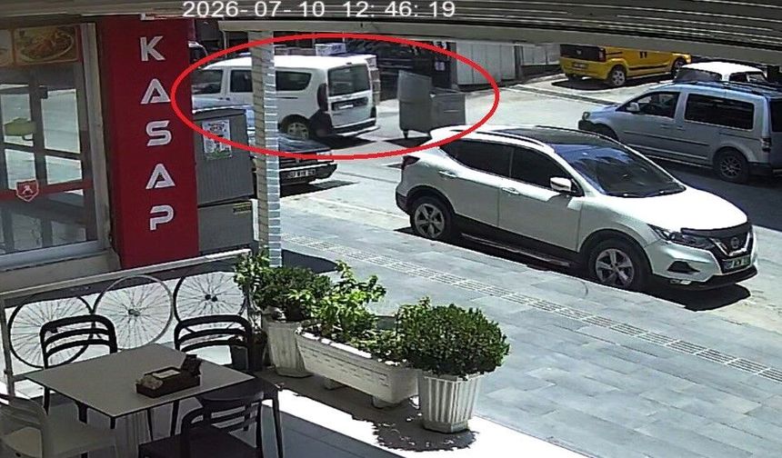 Antalya’da sıra dışı kaza şaşkına çevirdi! Yuvarlanan çöp konteyneri aracı biçti
