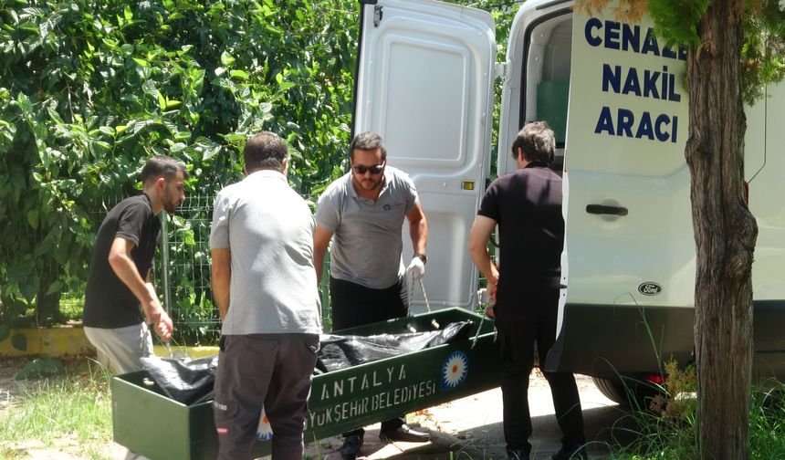 Antalya’da caminin tuvaletinde bulundu! Eşi ve oğlu gözyaşlarına boğuldu