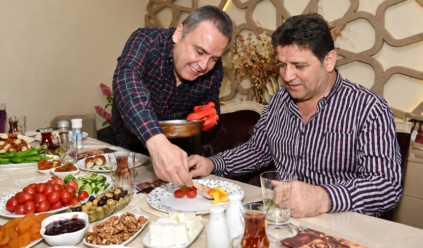 Muhittin Böcek’ten ağabeyinin ölümünün 5’inci yılında duygusal mesaj