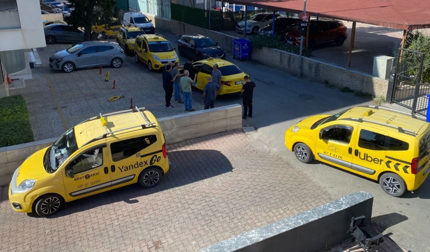 Muratpaşa’da gerilim! Taksiciler meslektaşlarının çağrısıyla bölgeye akın etti