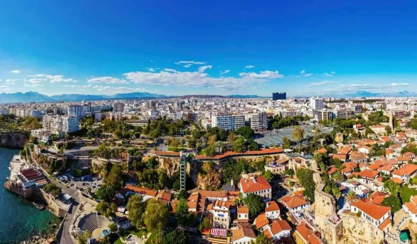 Antalya Türkiye’nin 5’incisi ama en kalabalık ilçesi ilk 15’te bile yok!