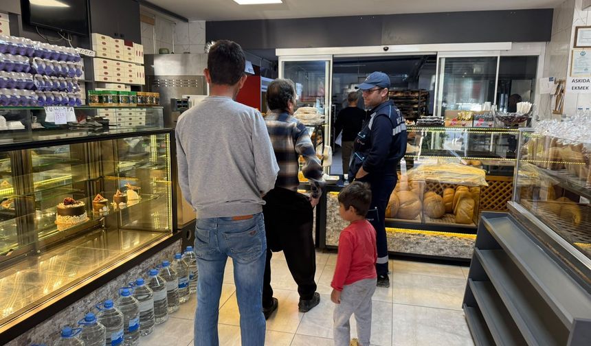 Antalya'da ‘ucuz ekmek’ rekabeti fırında kuyruk oluşturdu: "Yarışı onlar başlattı"