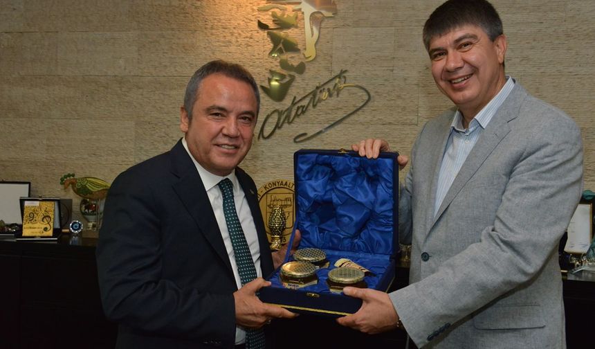 Muhittin Böcek ortaya attı, Menderes Türel ateş püskürdü!