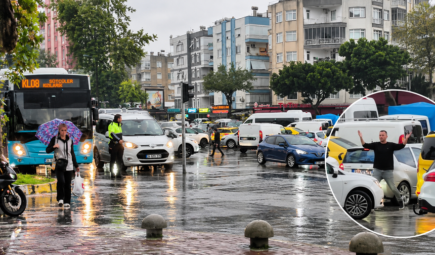 Antalya’da trafik ışıkları çalışmadı, kavşak kilitlendi!