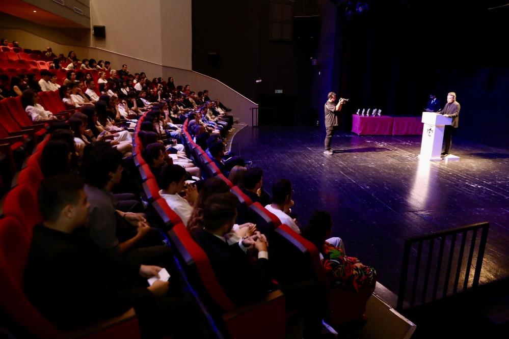 Alanyadaizleyiciyibuyuleyerekvedaetti