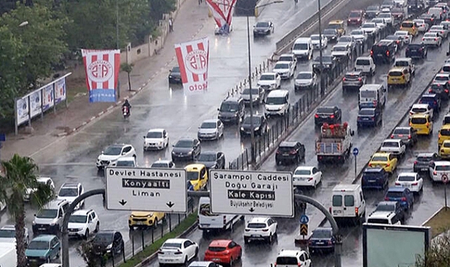 Antalya Da Buyuksehir Belediyesi Nden Trafik Aciklamasi 4699