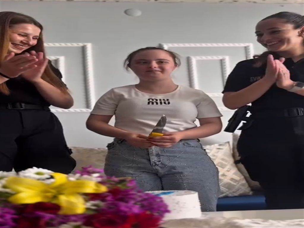 Polislerdendownkizasurpriz