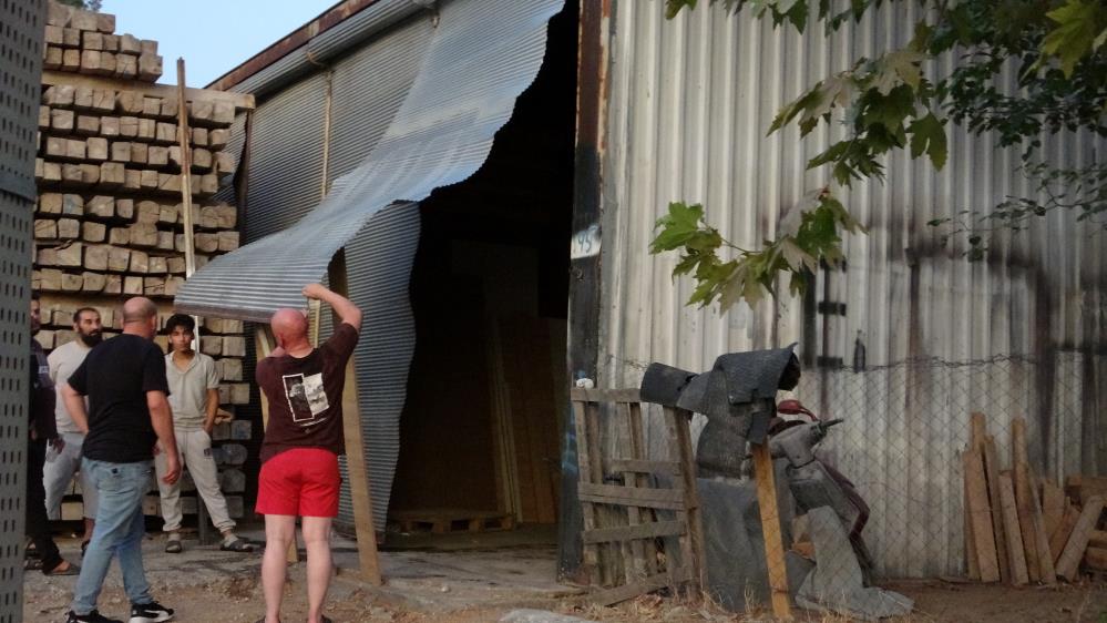 Atolyedeyanginpanigi