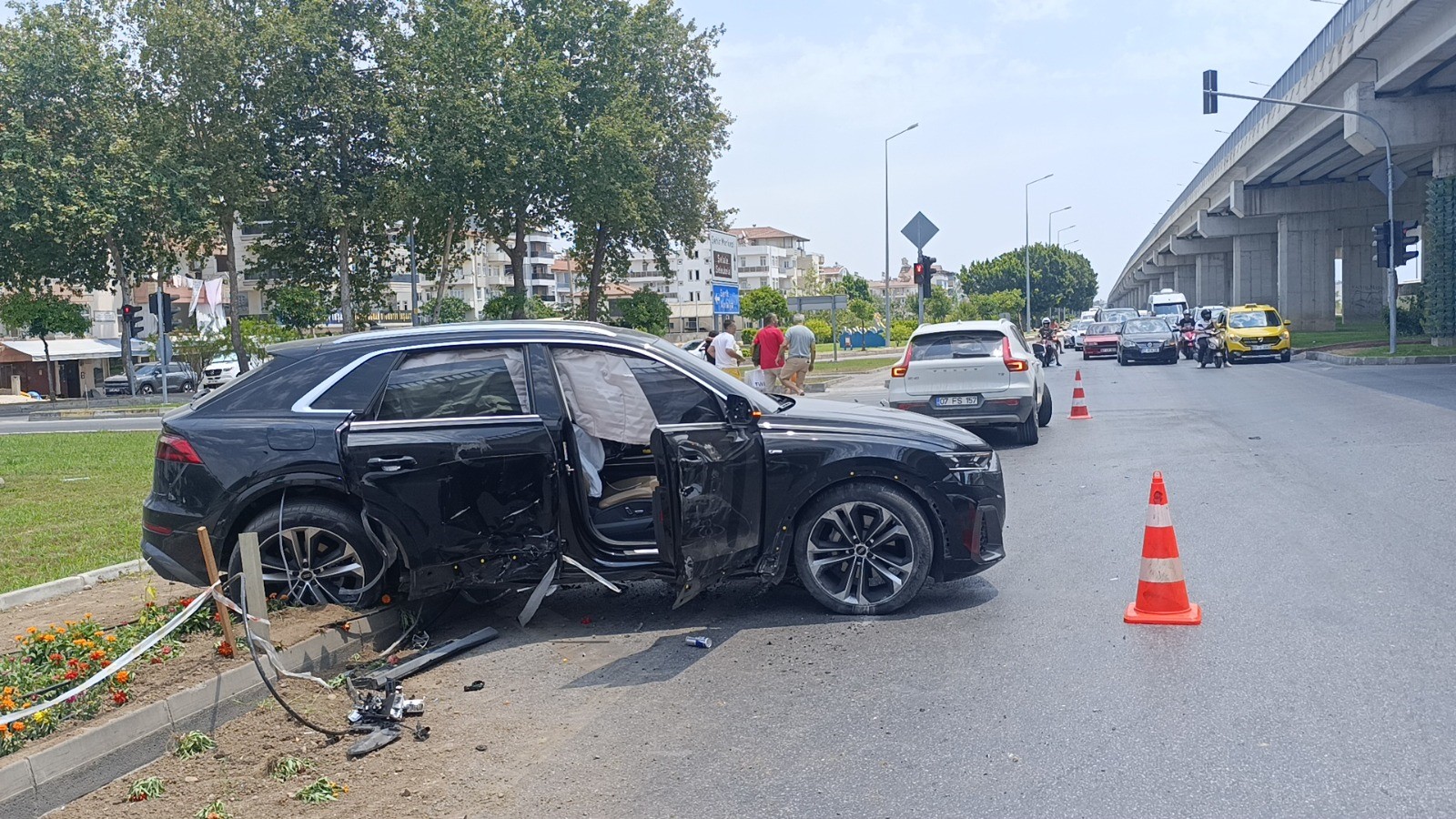 Hurdayadonenaractanyaraalmadankurtuldular.jpg1