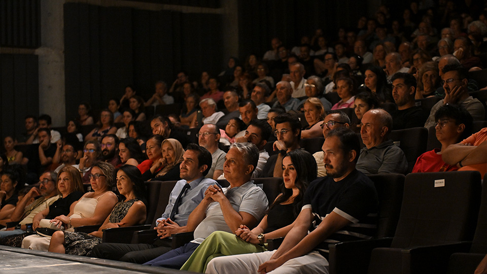 Muratpasaavukatanisinatiyatro