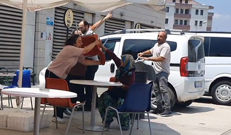 1Yasındakibebekolduanneesininailesinesaldırdı