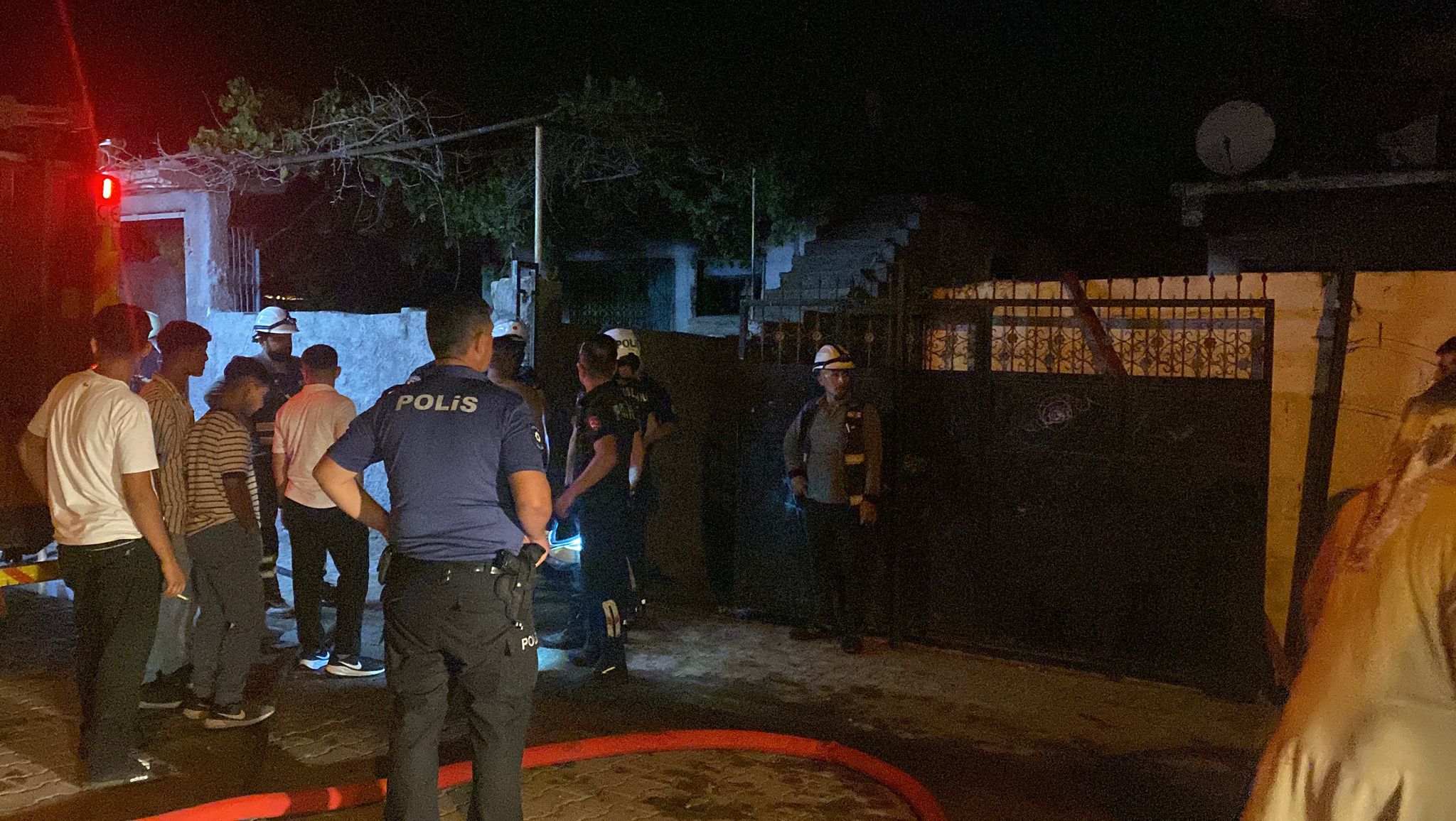 Babasinineviniateseverecekkenmahalleyiyakti1