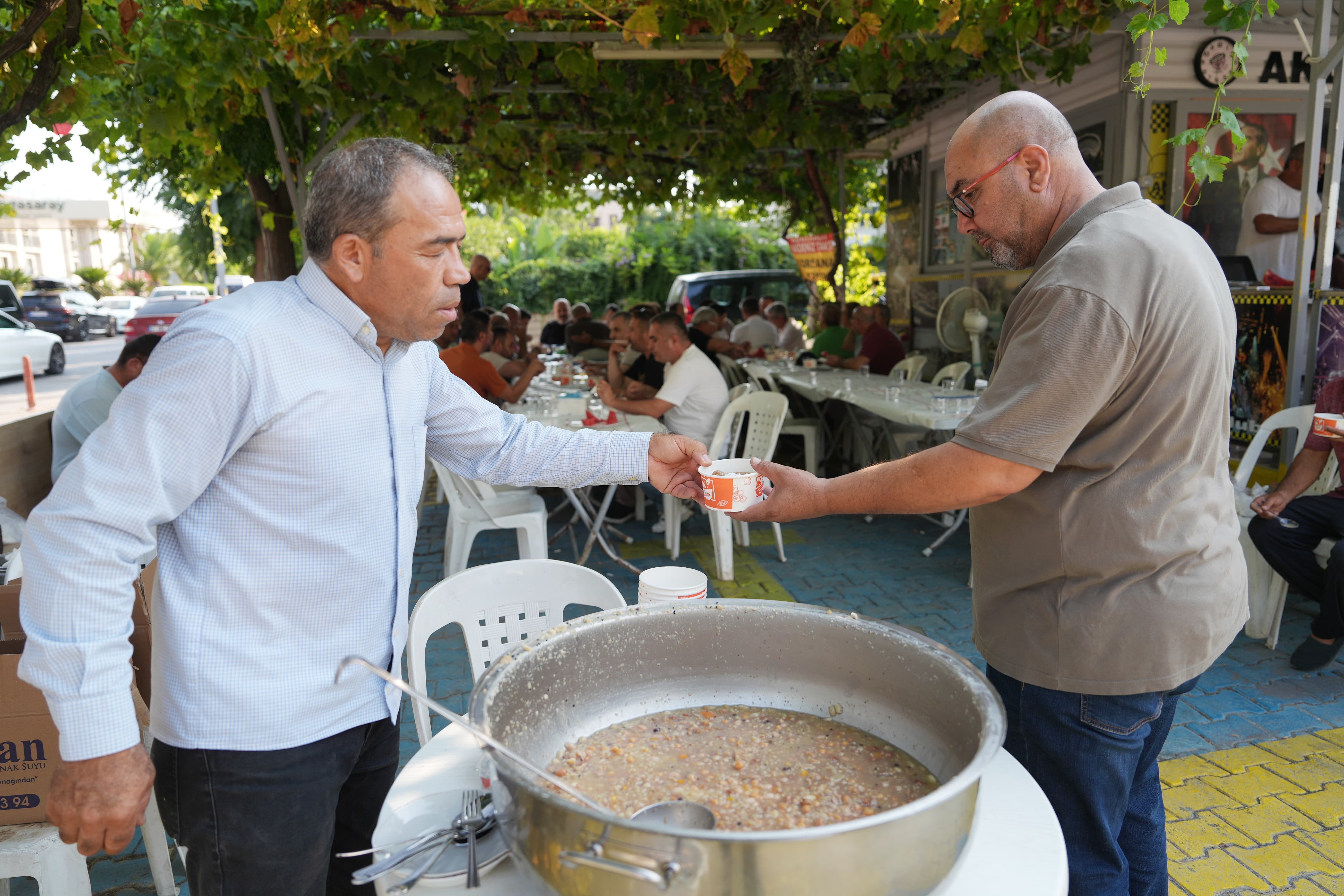 Baskankotantaksiciesnaflarlabirarayageldi (2)