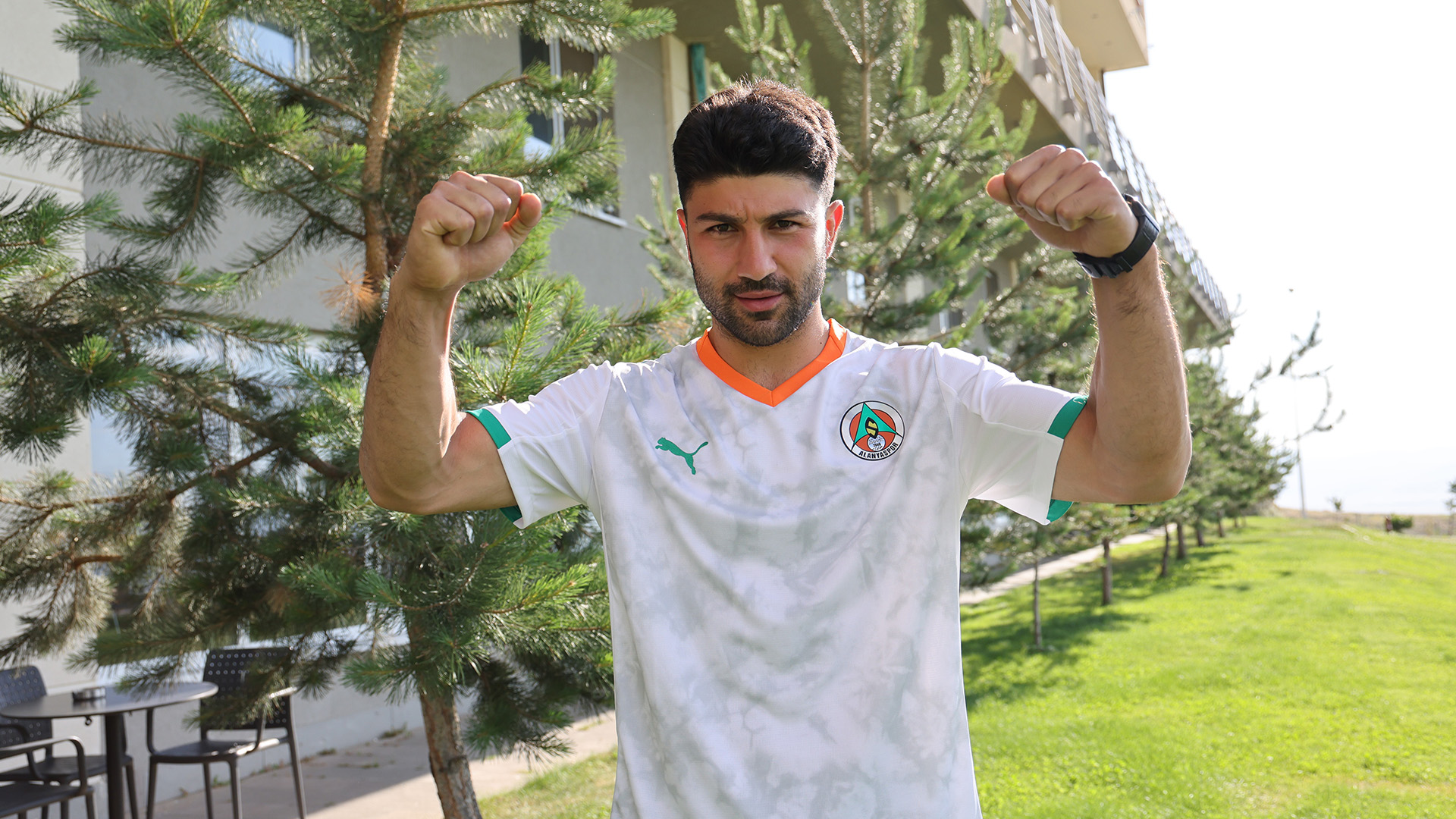 Corendonalanyasporguvenyalciniformasininrenklerinebagladi