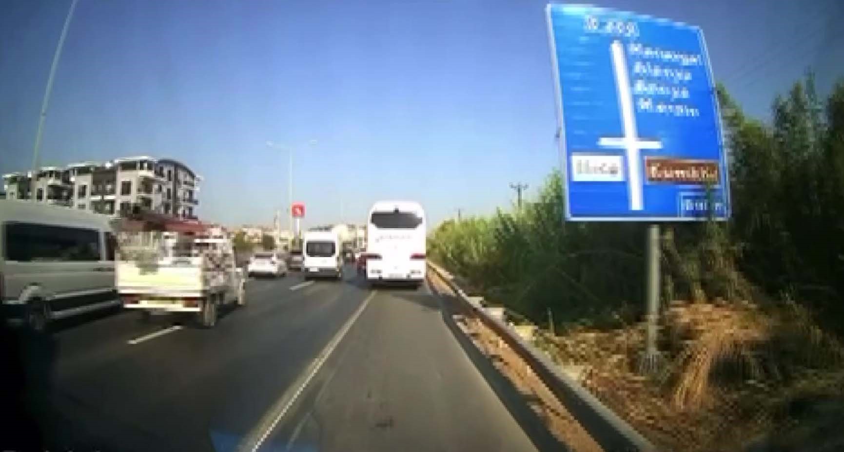 Duyarsizsuruculerambulansayolvermedi