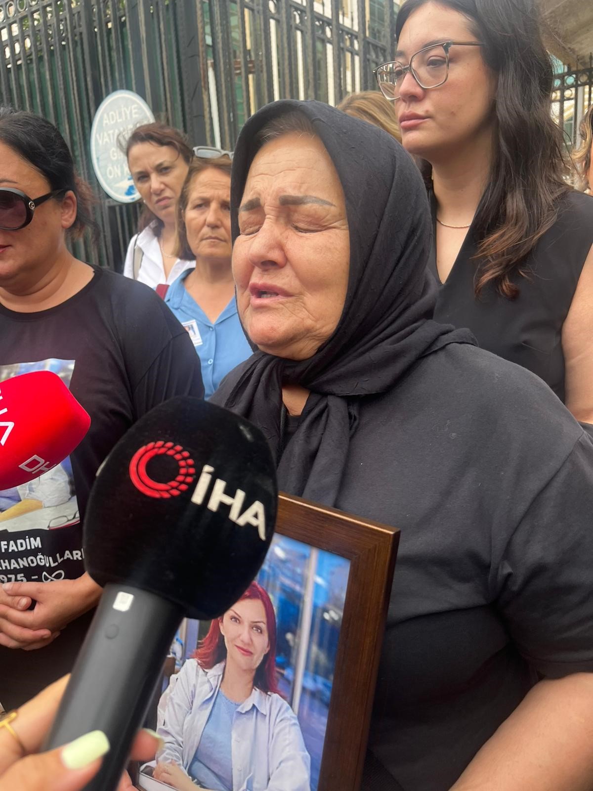 Esini9Kursunlakatledenkocavearkadasinamuebbettalebi1