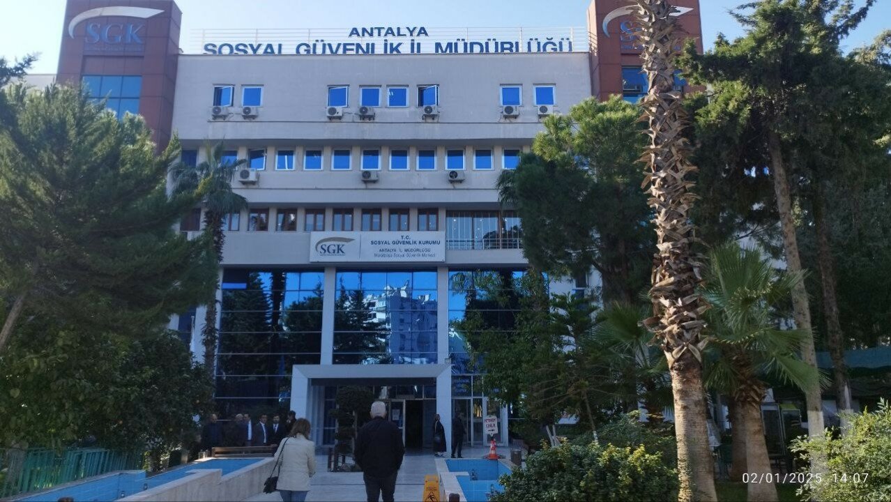 Eskisgkantalyailmuduruveikimufettistutuklandi