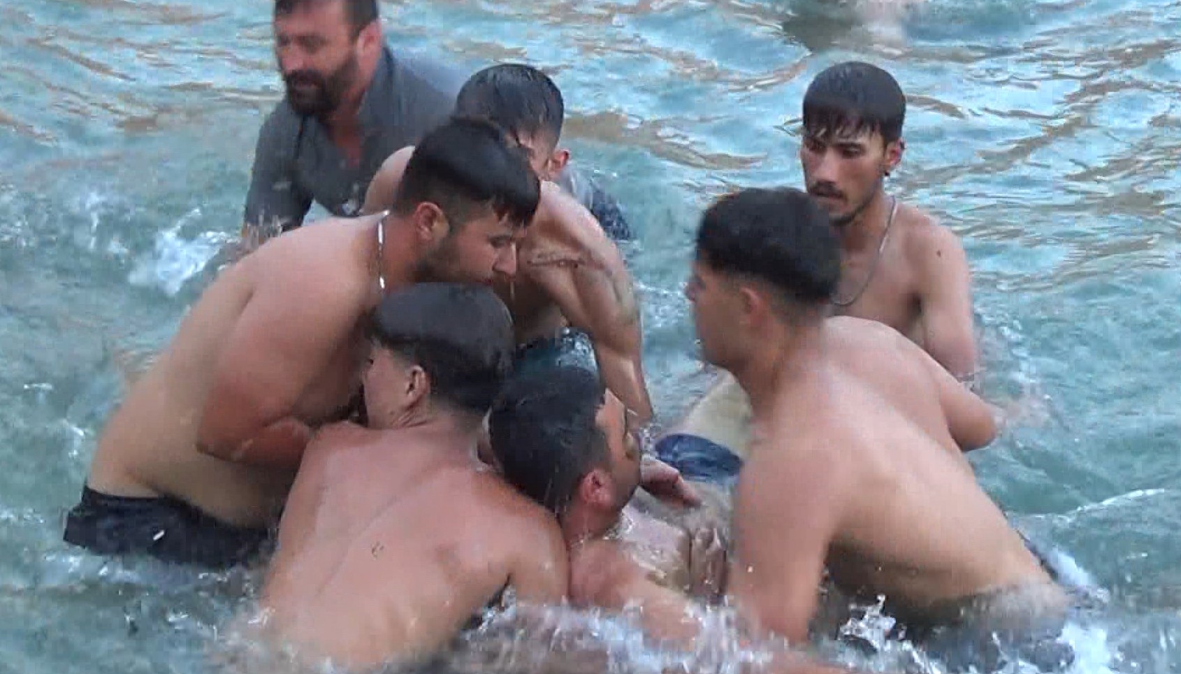 Kabotajbayramindayarisanvatandaslaryaralandi (2)