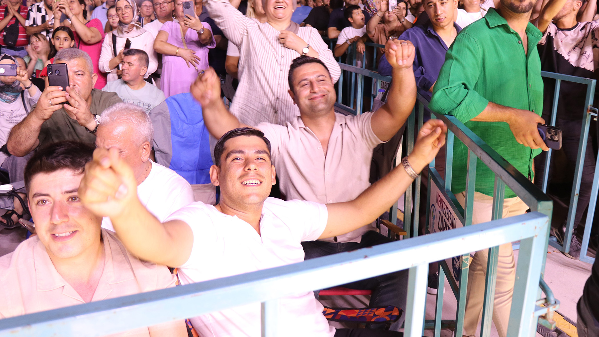 Motorlutasitlarfuarindazararuzgari