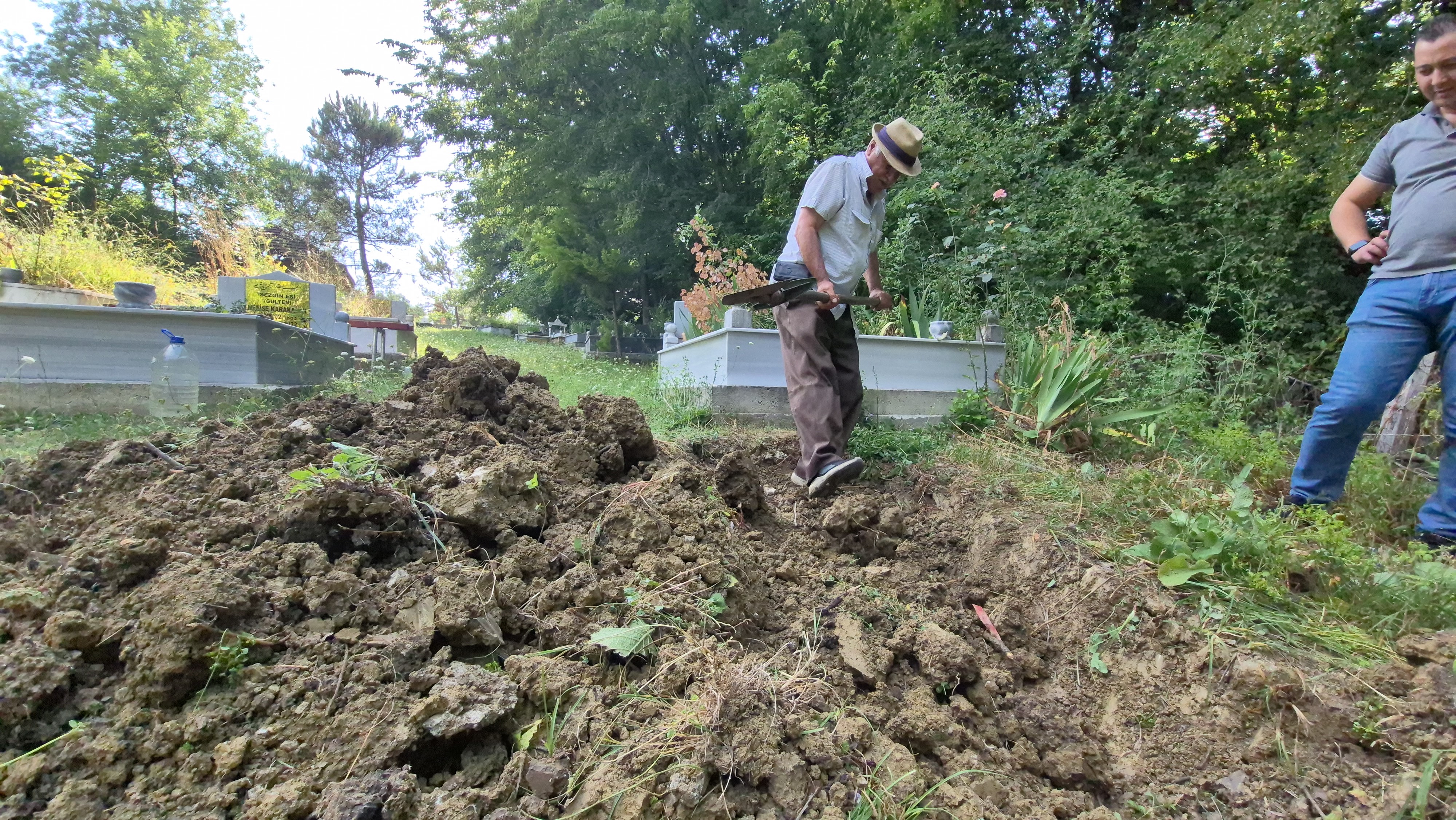 Ruyasınınpesindengitti