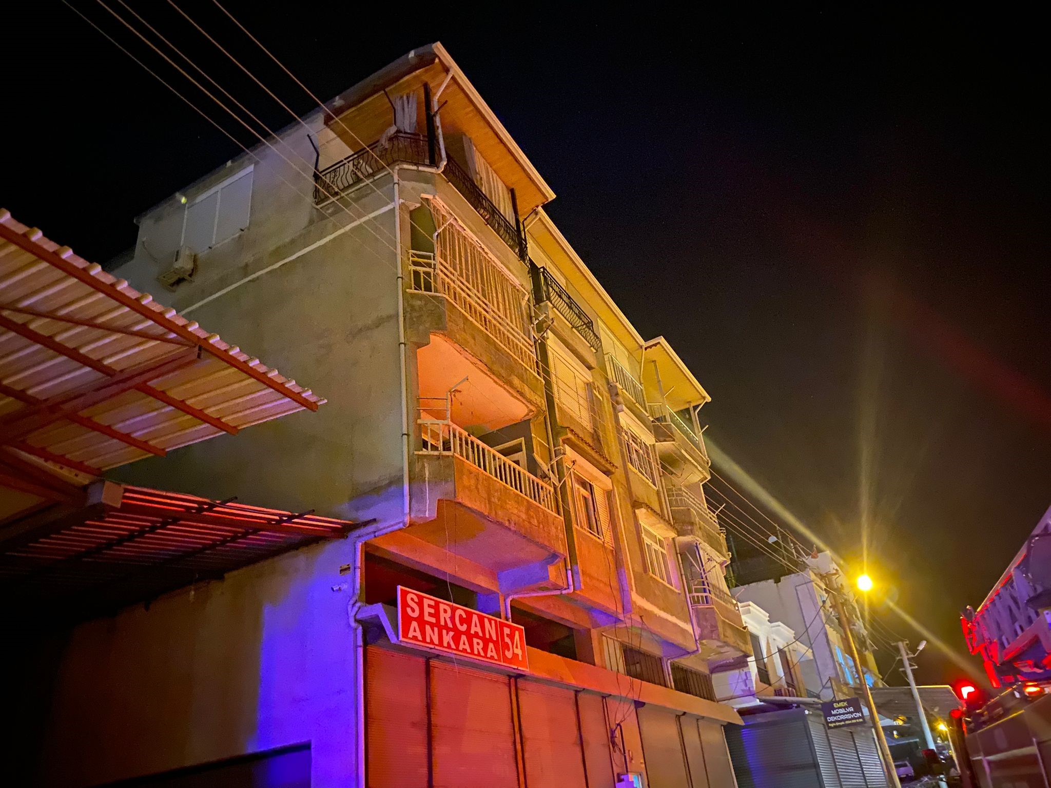 Serikteapartmanyangini3Kisihastaneyekaldirildi