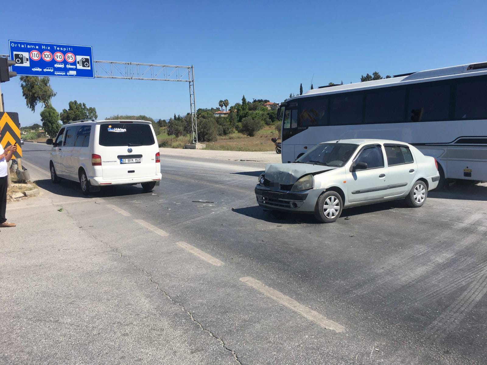 Turaraciileotomobilcarpistiikicocukyaralandi.jpg2