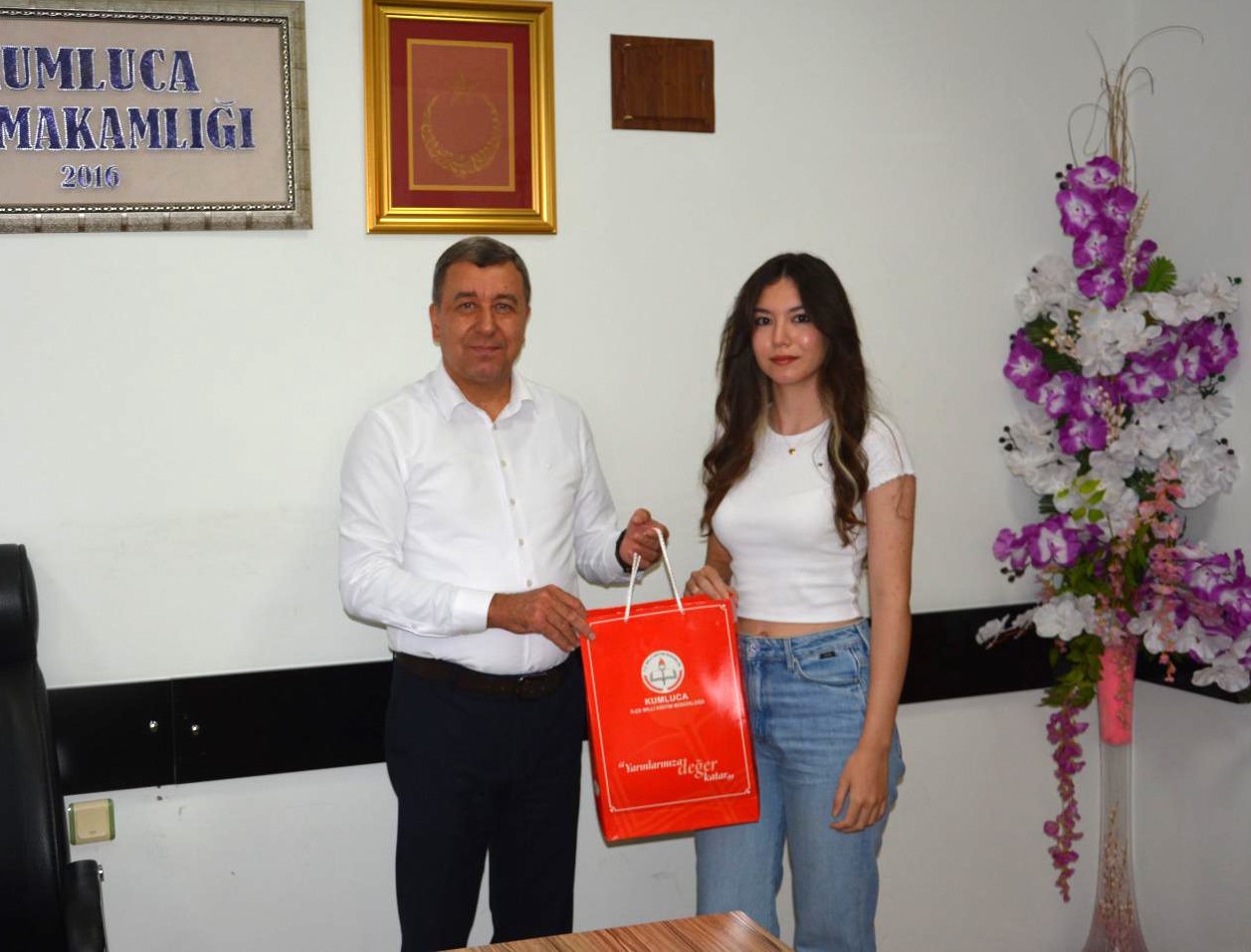 Yksdedereceyegirenpogrencilereodulverildi