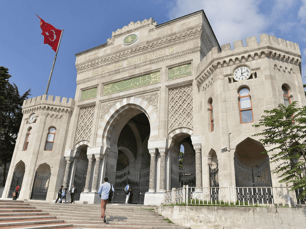 1Agustosistanbuluniversitesi