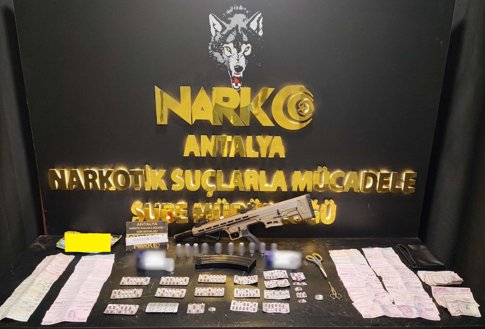 Antalyadaekipleroperasyonduzenledi