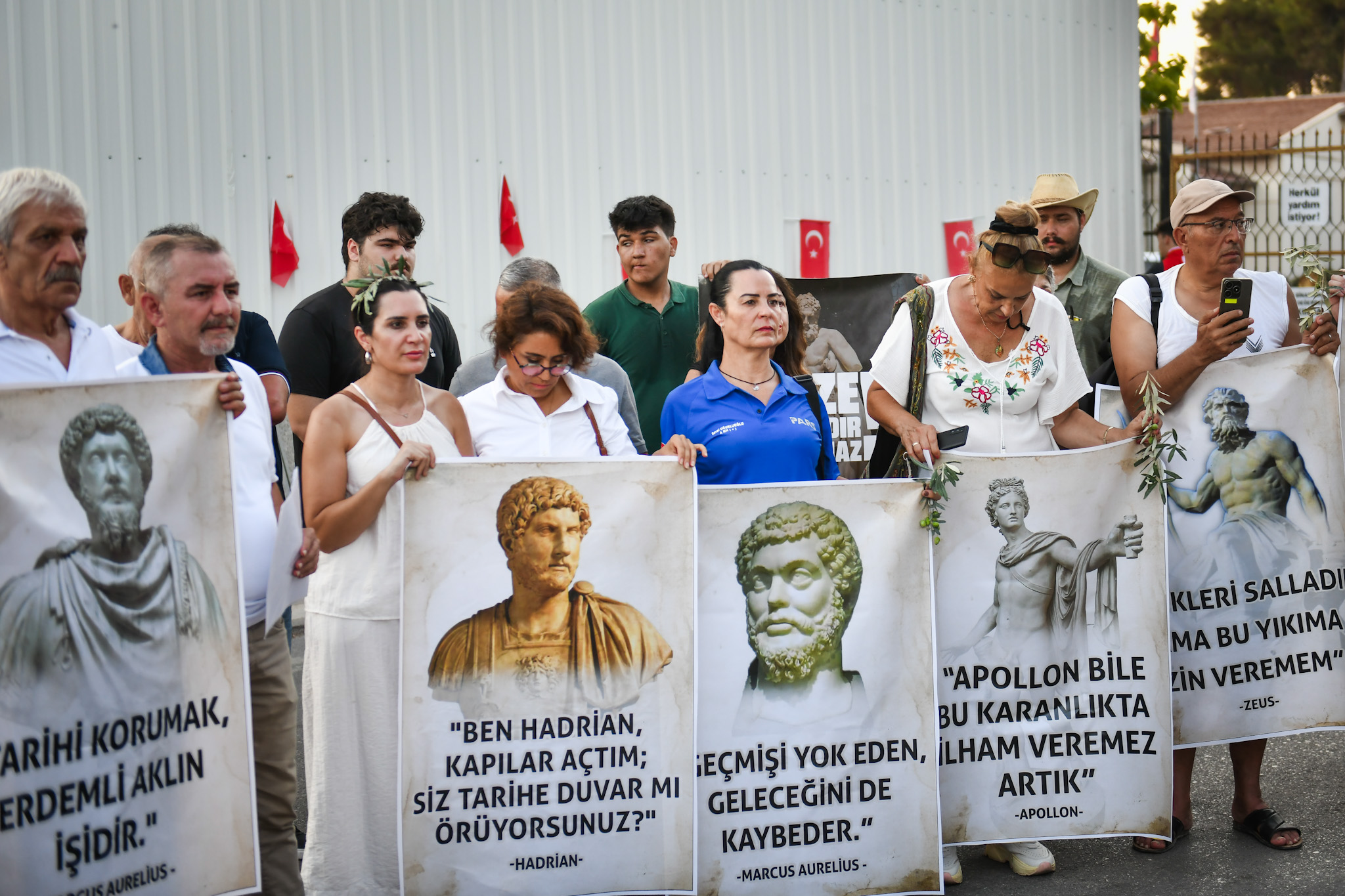 Antalyamuzesiyikimkararinastklartepkigosterdi