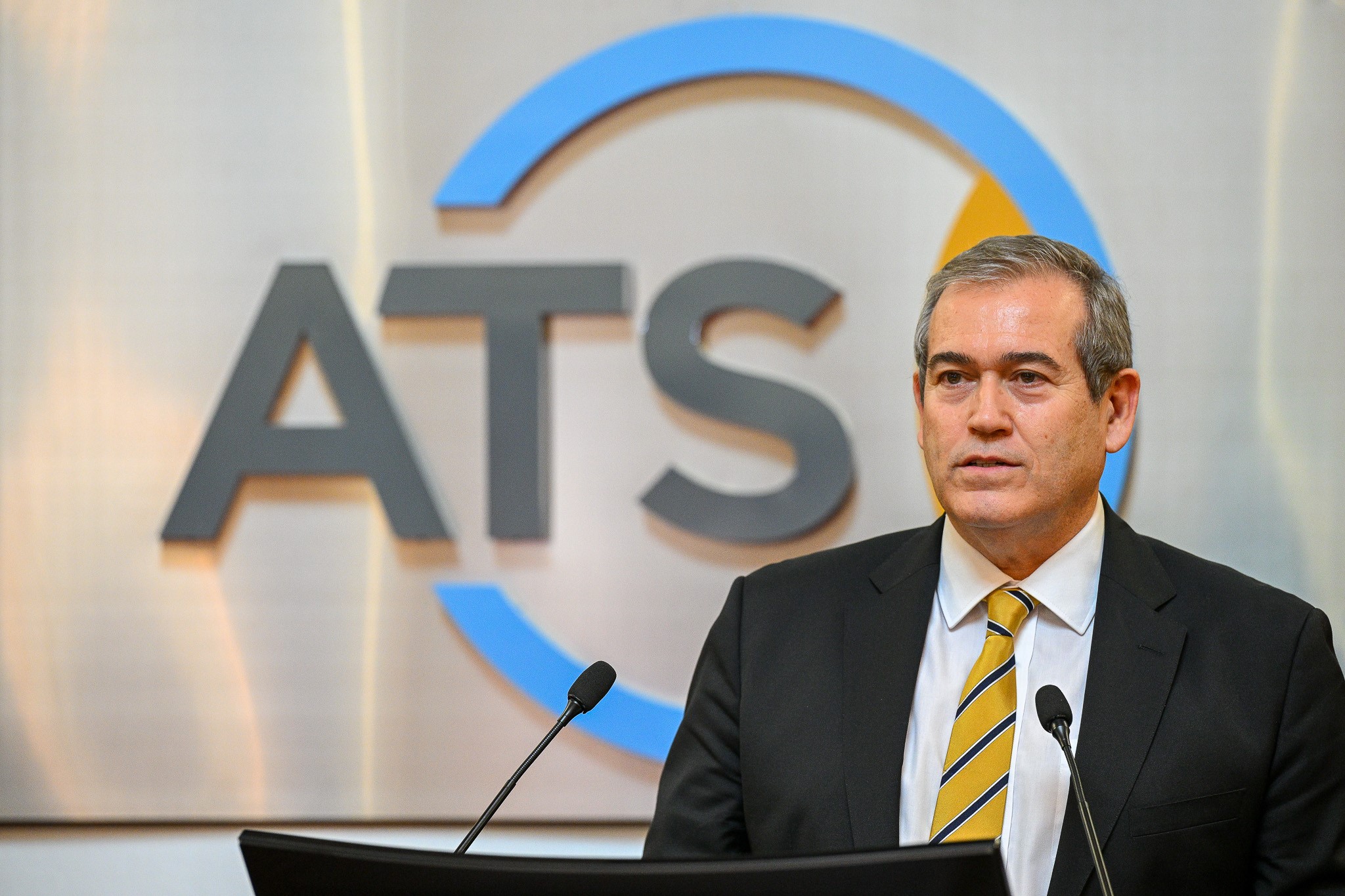 Atsodankritikenflasyonuyarisidususvar