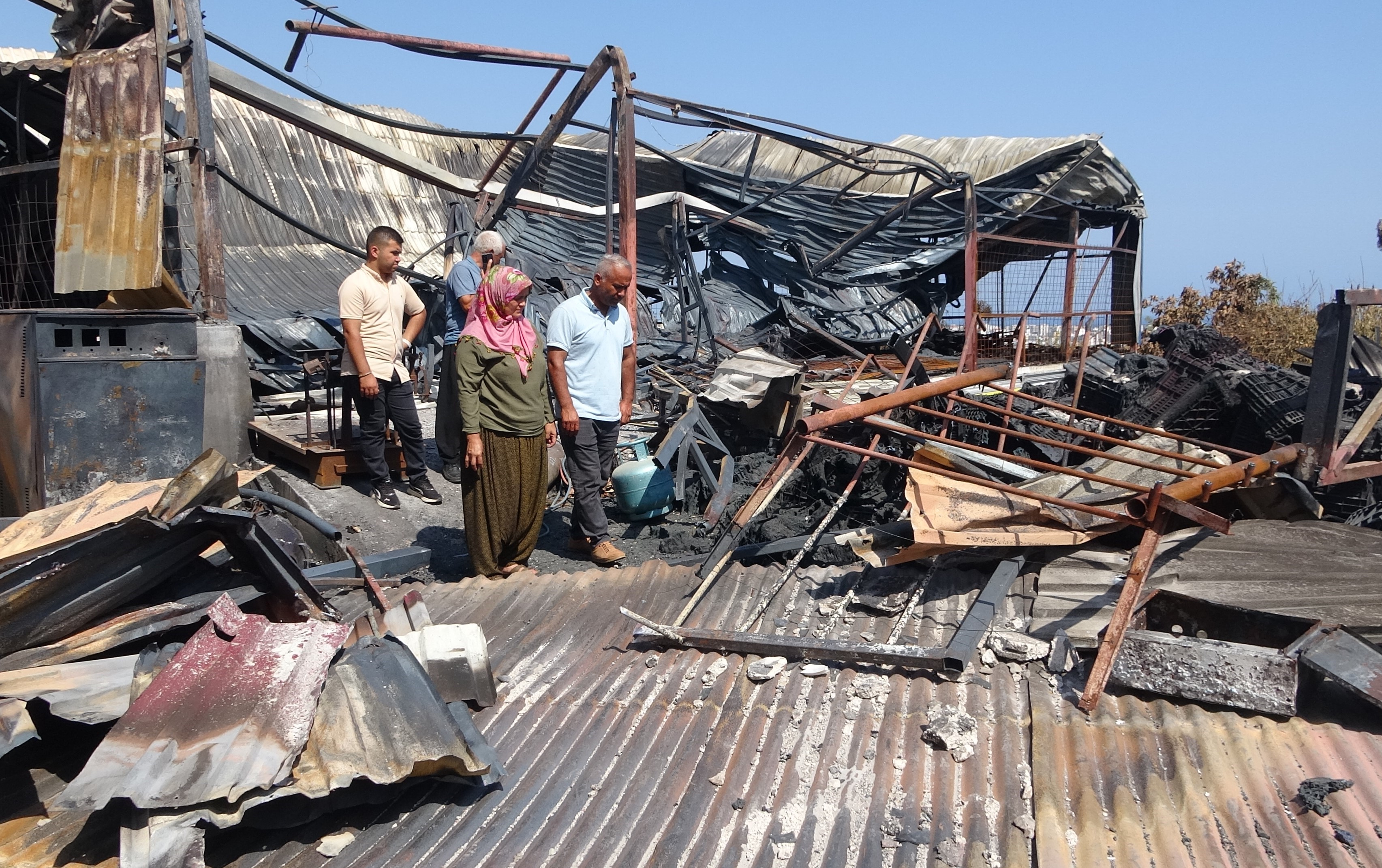 Boylekomsudusmanbasinadugundenaglayarakddonduler