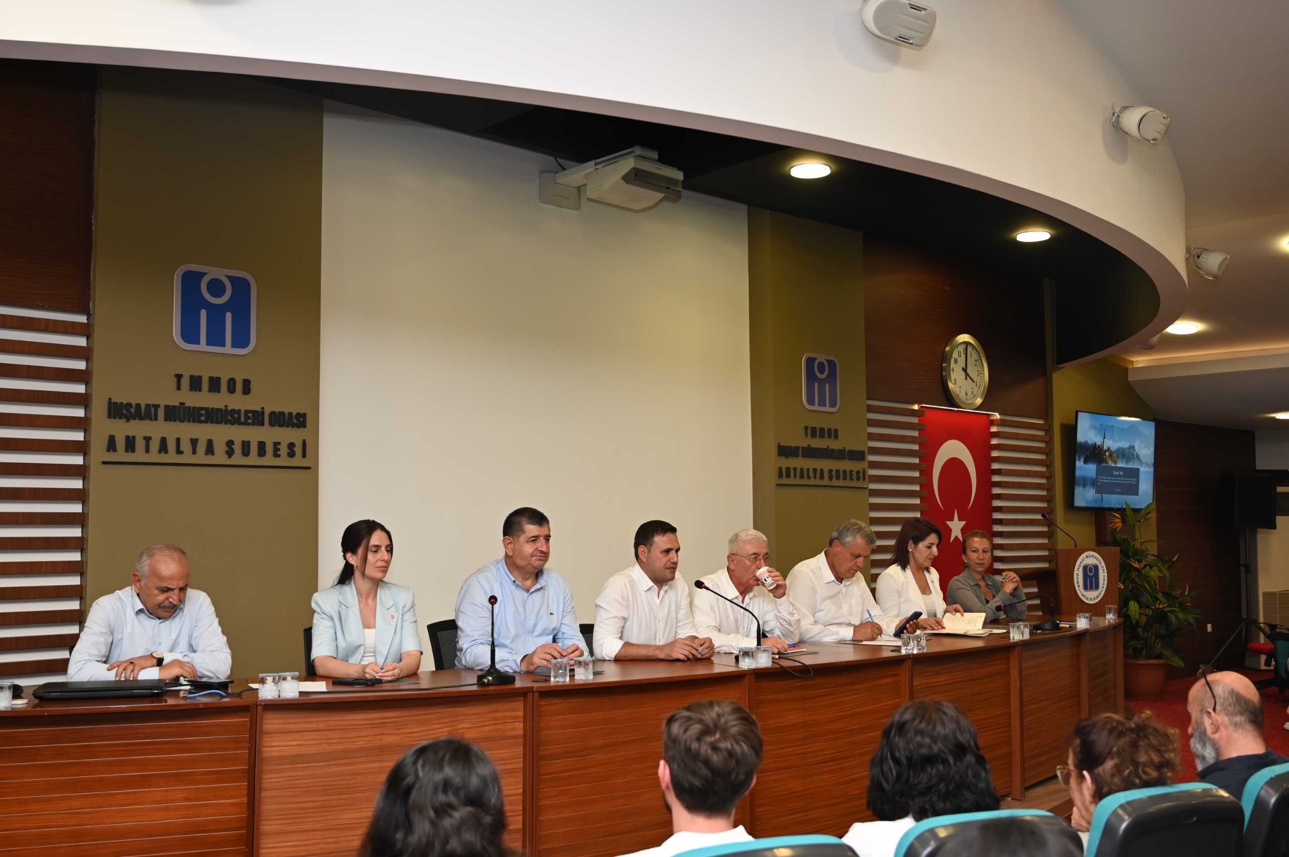 Chpheyetiantalyadaistisaredebulundu