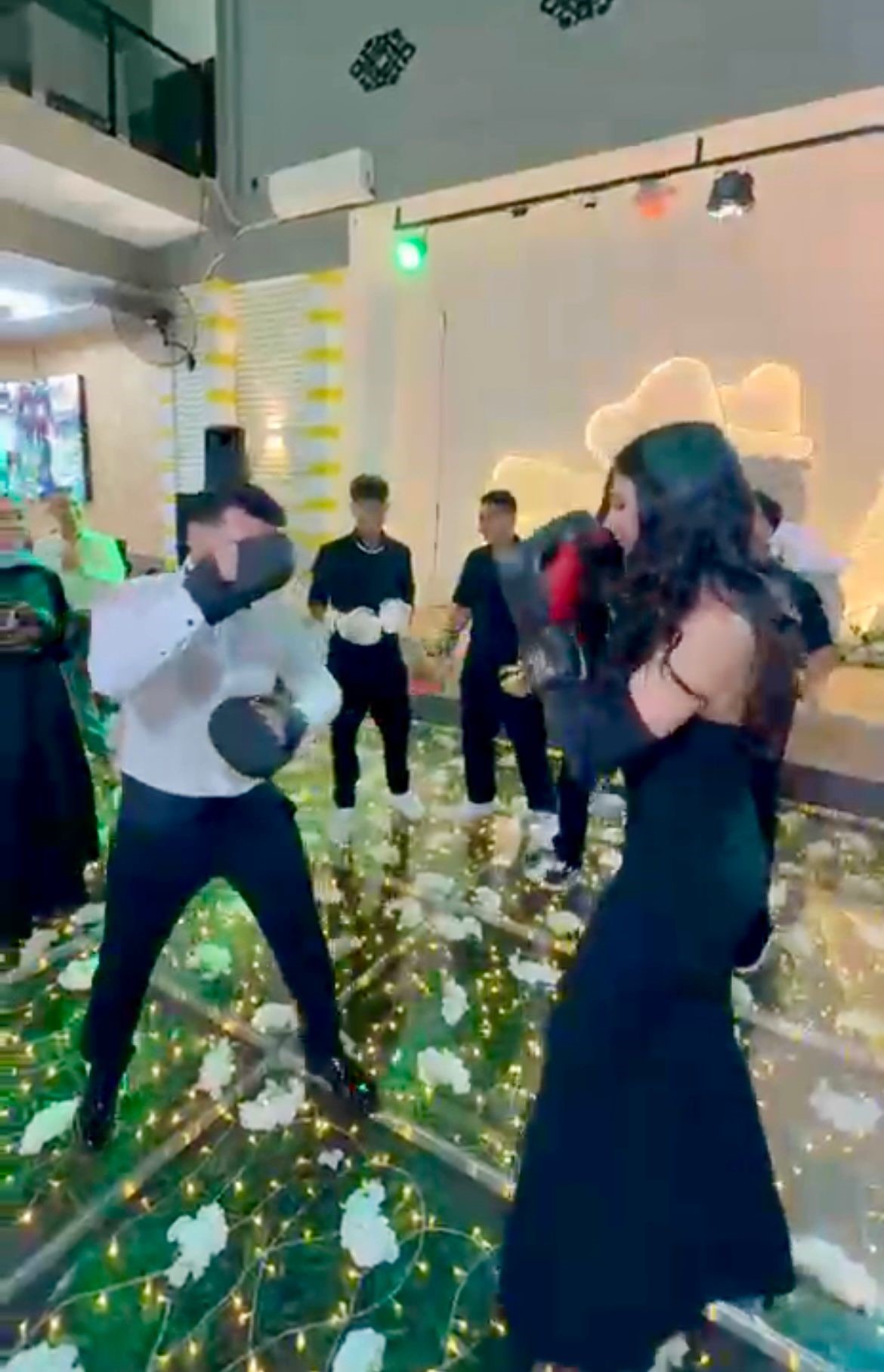 Dunyavinegirenciftindugunundeilgincgoruntuler