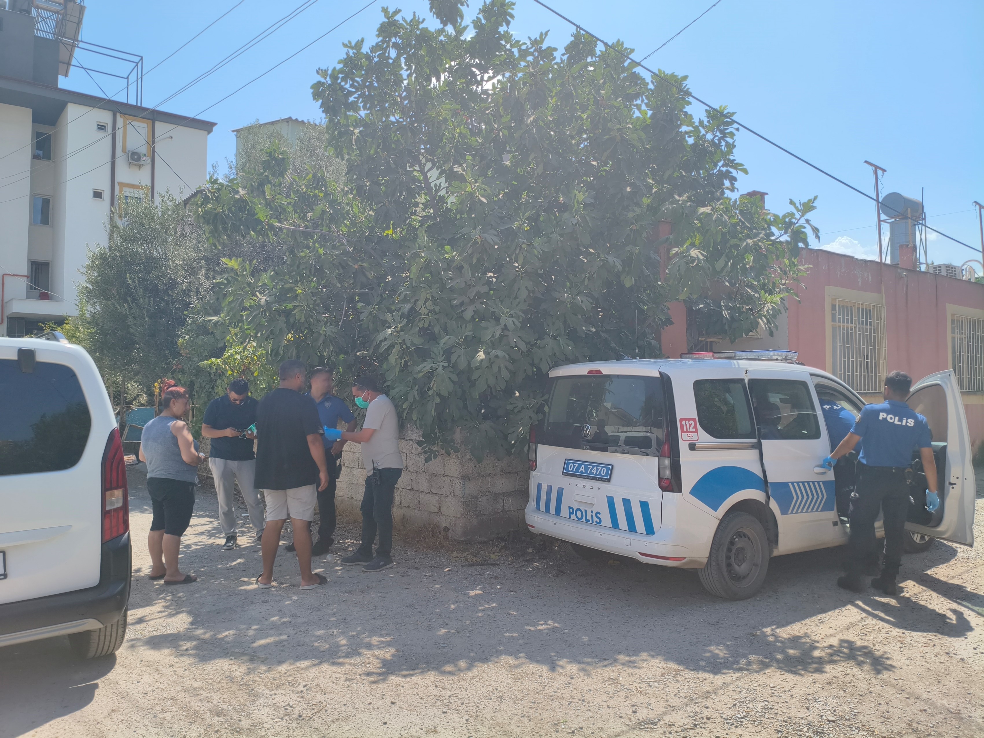 Durumuarkadaslarifarkettievindeolubulundu