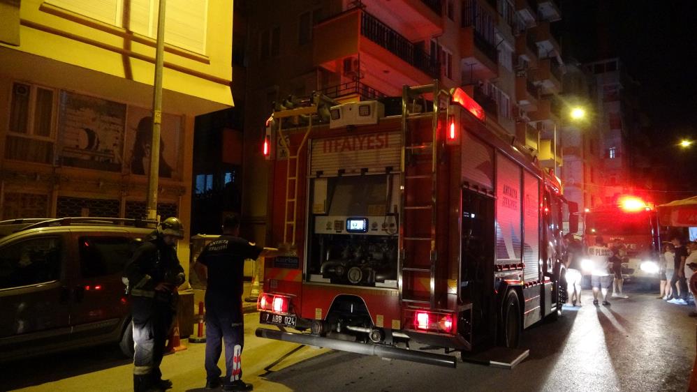 Genckizyanginigorunceaglamayabasladi