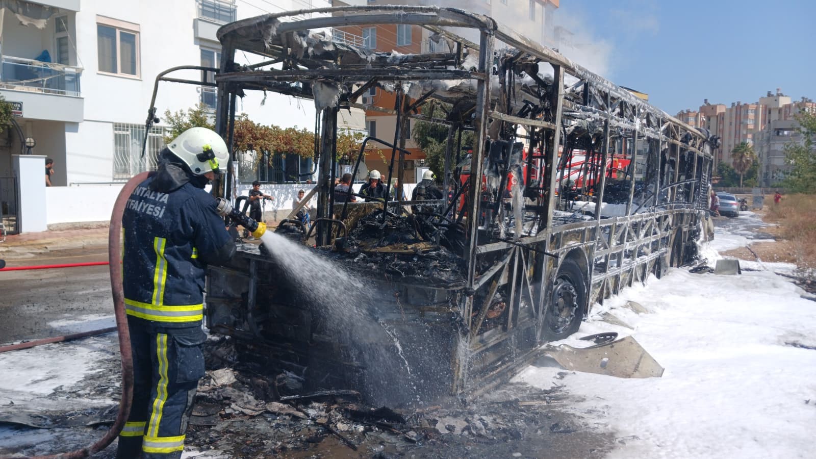 Halkotobusualevlereteslimoldu