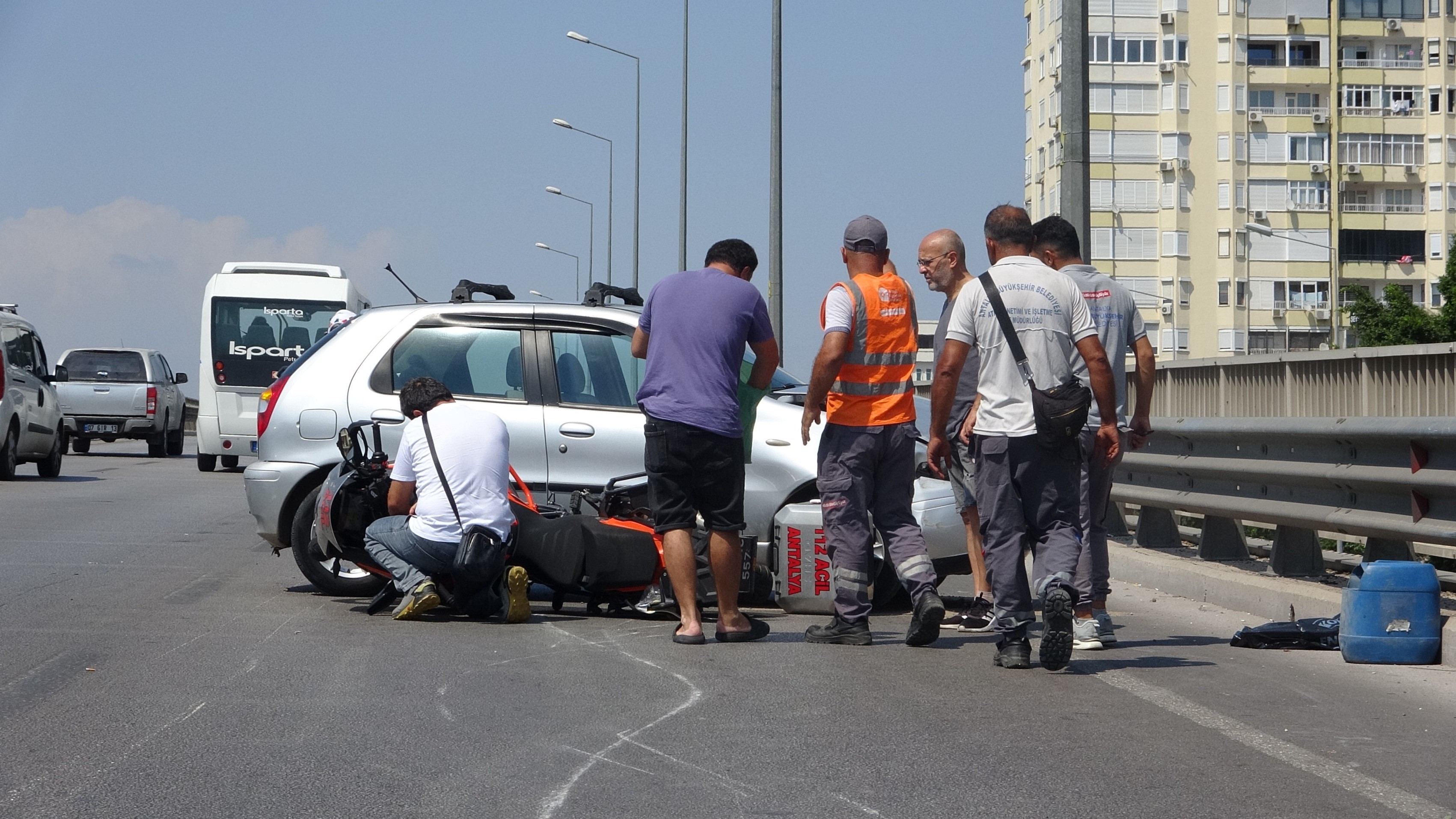 Ihbaragiderkenkazayaptisaglikgorevlisiyaralandi