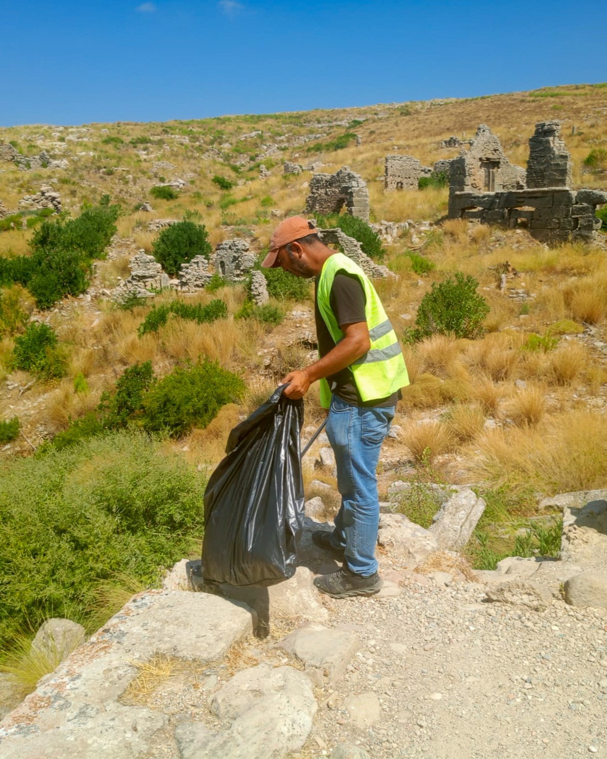 Kalintilarbelediyetarafindantemizleniyor