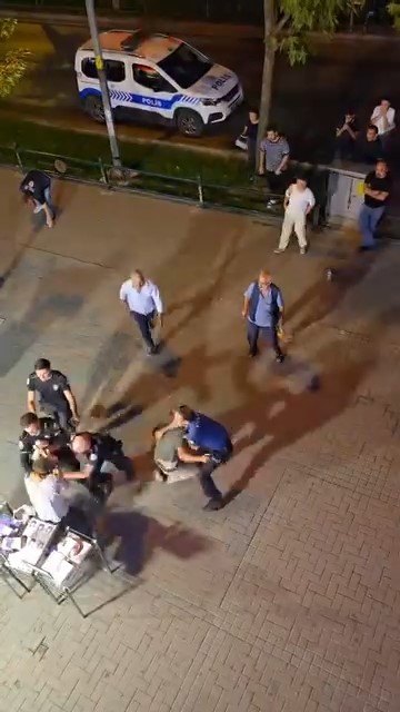 Kavgayiayirmayageldiesnafasaldirdi