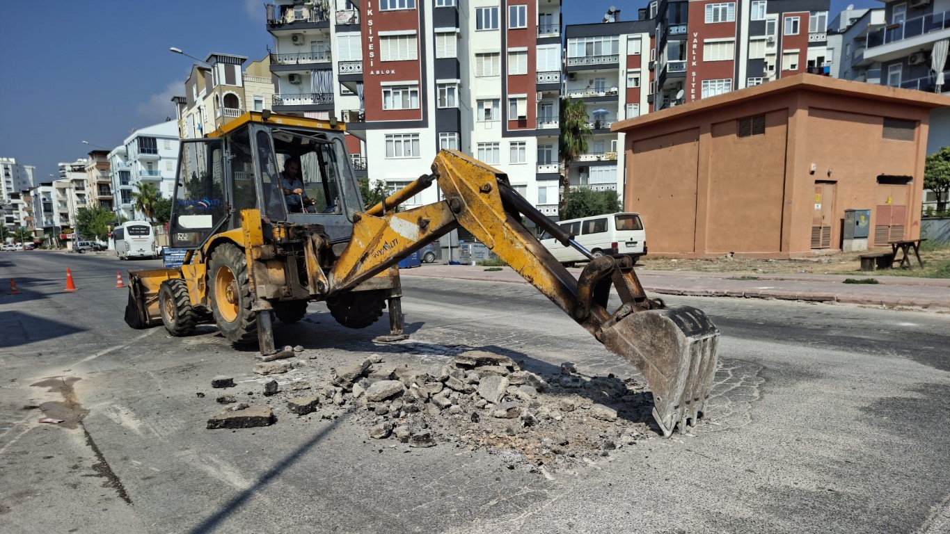 Konyaaltibelediyesiesitbelediyecilikanlayisiylakirsaladahizmetediyor