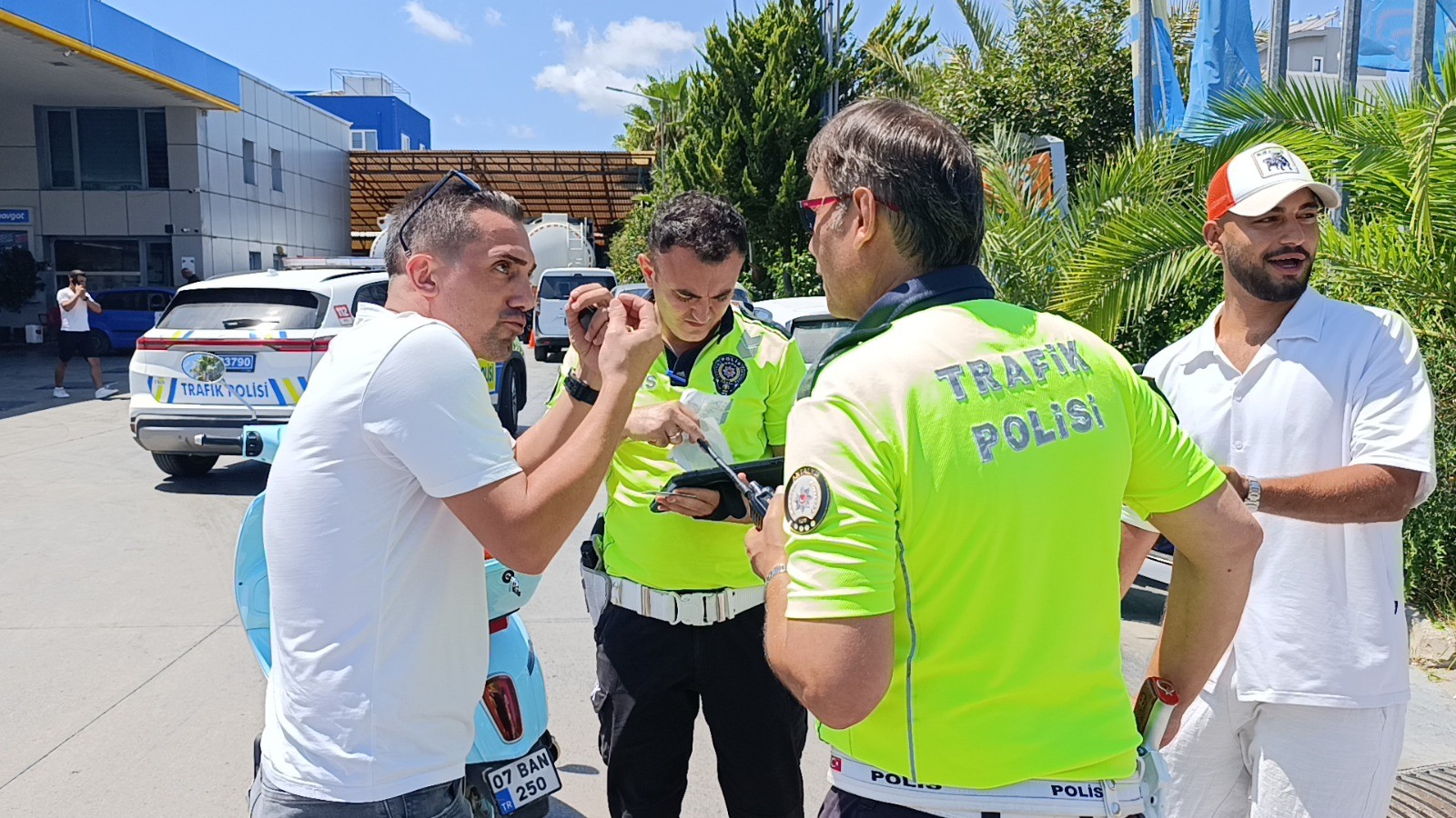 Motosiklercarpistisuruculerecezayazildi