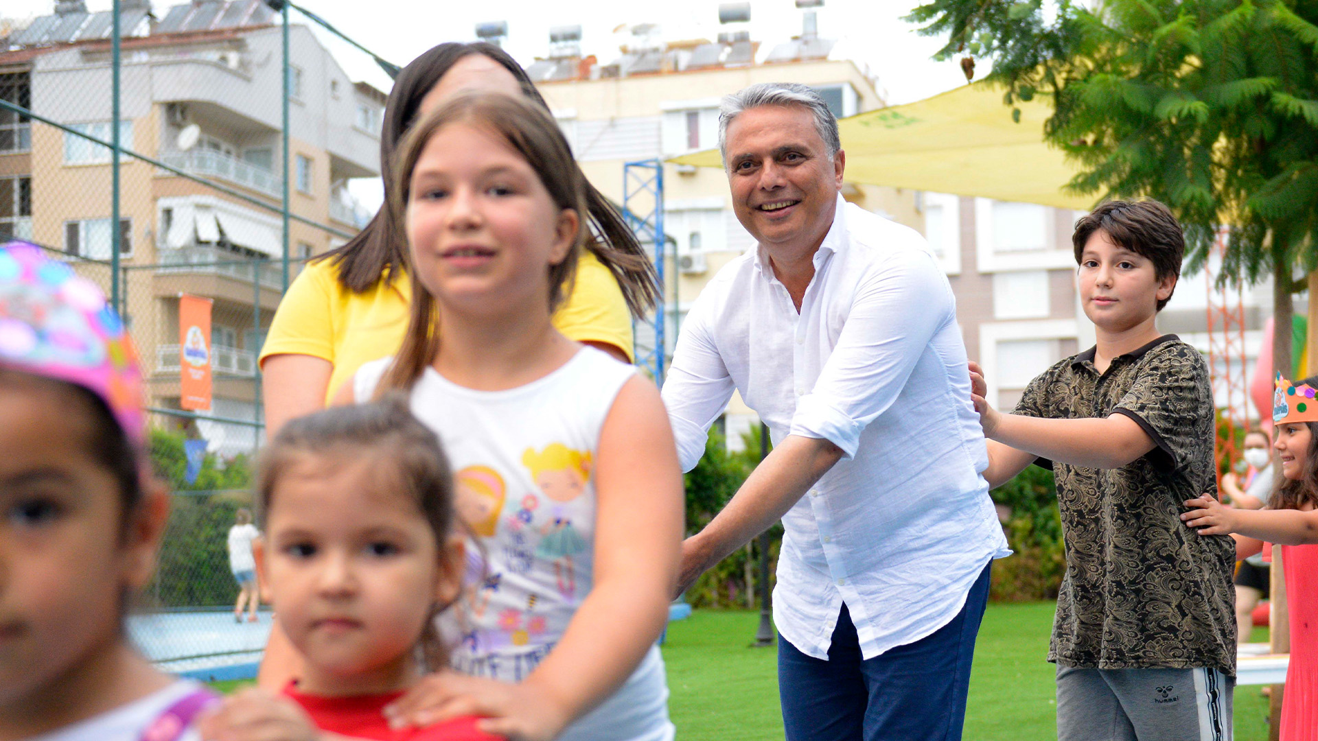 Muratpasabelediyesicocuklarinkalplerinedokundu