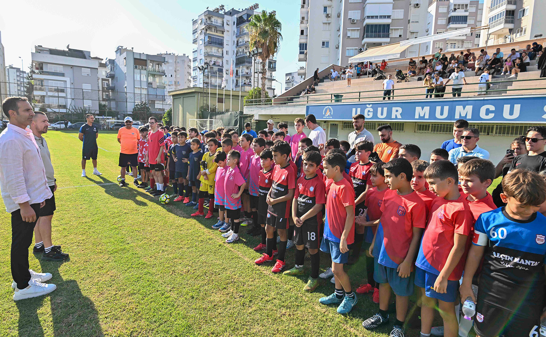 Muratpasadazafercoskusufutbollataclandi