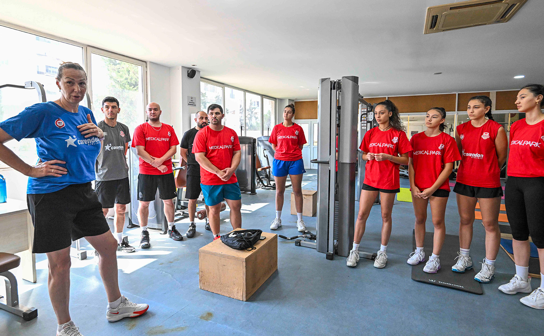 Muratpasavoleyboltakimiligehazirlaniyor