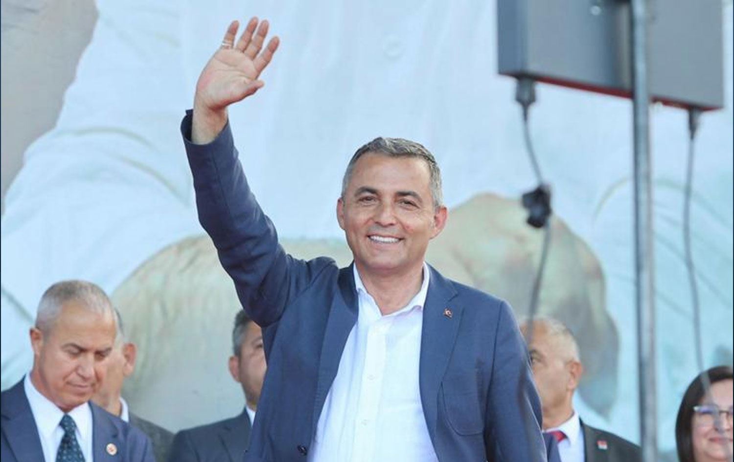 Niyazinefikarakimdiristetıpvesiyasetgecmisi