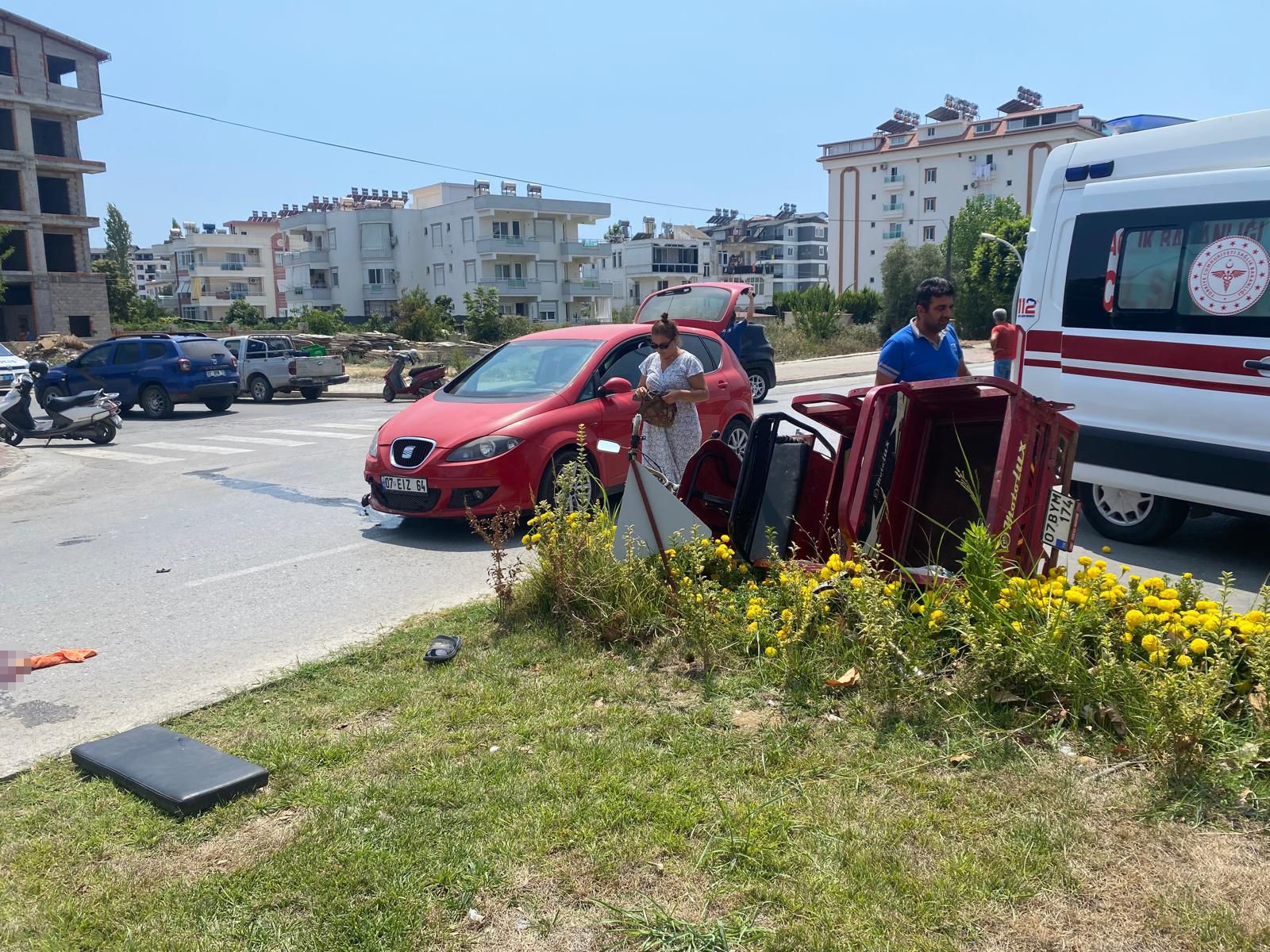 Otomobilleuctekerleklimotosikletcarpisti